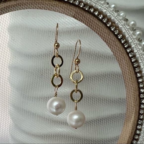 WHITE Freshwater Cultured Pearls and Gold Chain Earrings - Picture 1 of 12